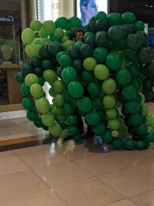 balloons make 'pop art' at chadstone